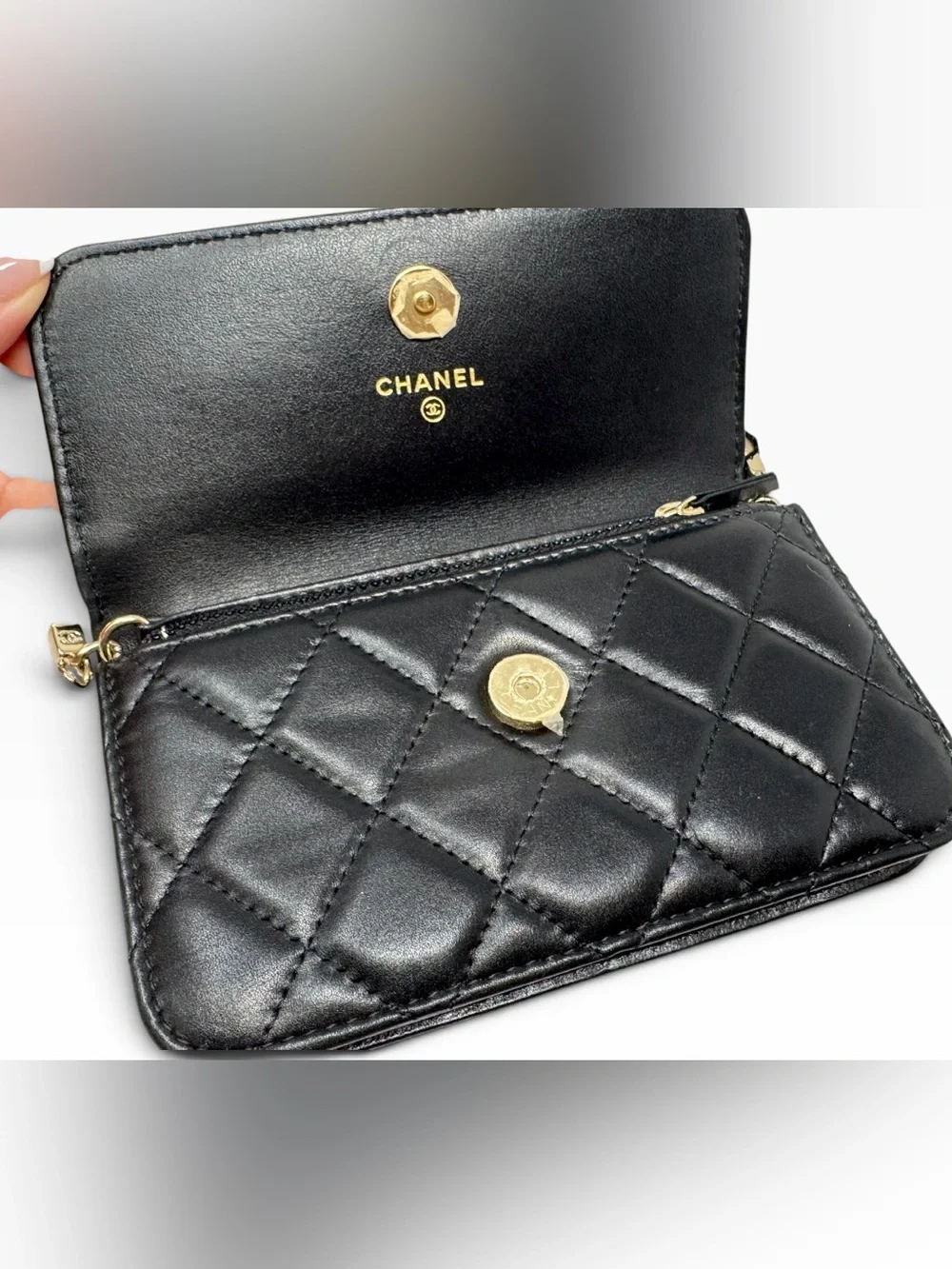 ✨🛍️ Chanel Black Quilted Lambskin Maxi Pearls Mini Crossbody
